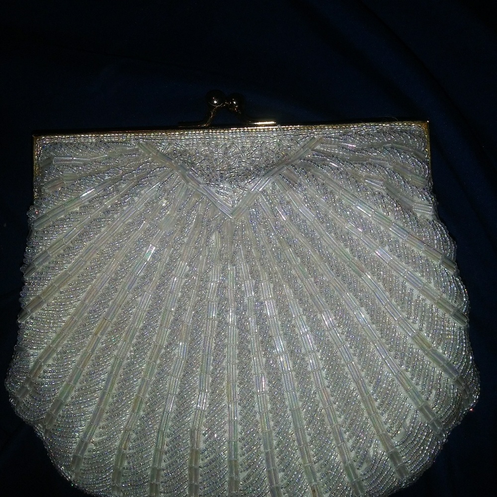50s 60s 70s Vintage Hand Beaded Clam Coin Purse